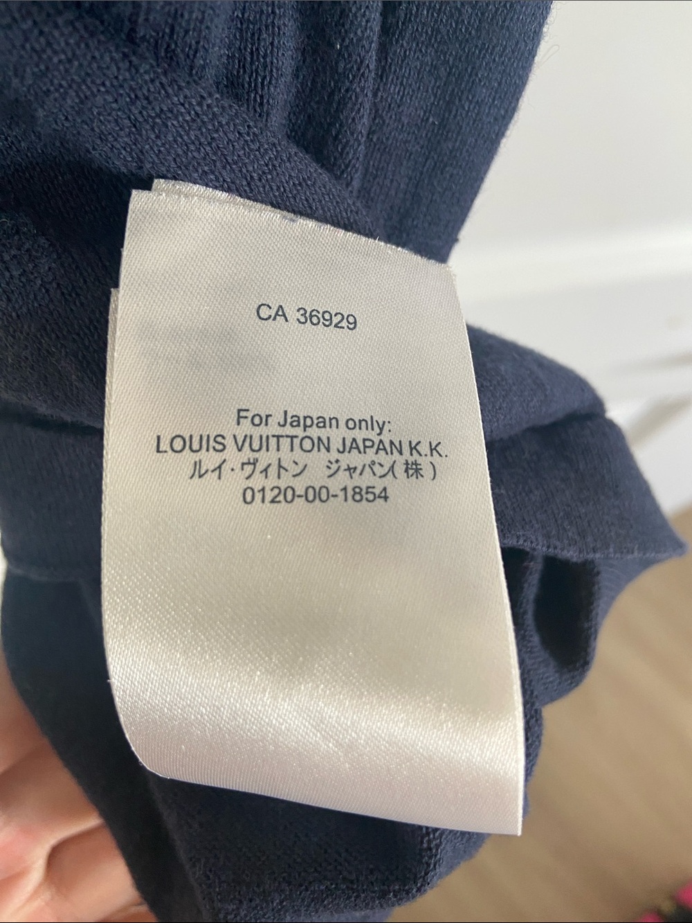 Louis Vuitton Navy Tee with Red and Yellow Heart Logo - Picture 4 of 7